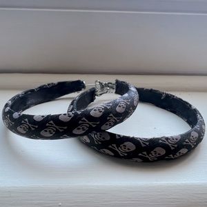 Black Skull ☠️ Cross Bones Hoop Earrings